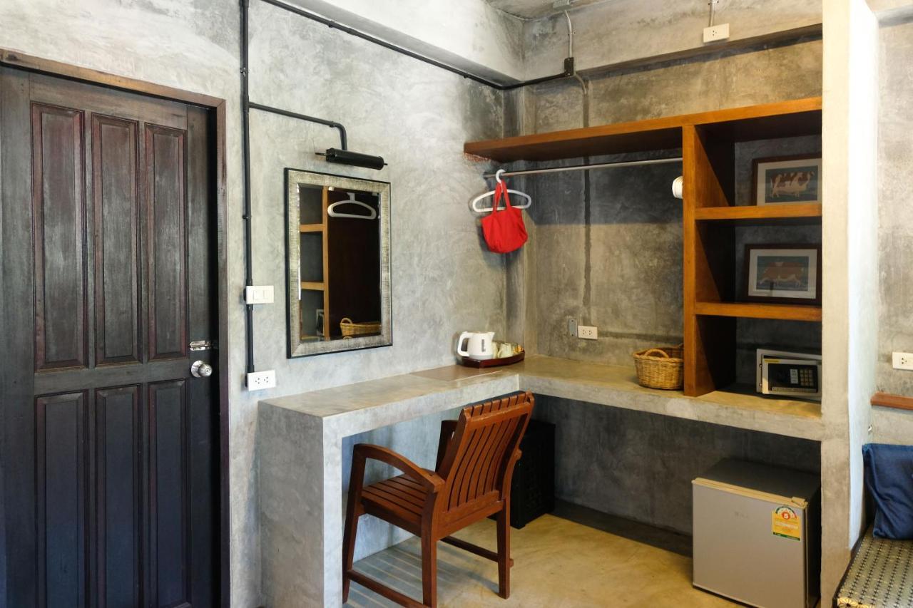 Ao Nang アオナン サード プレイス Bed & Breakfast エクステリア 写真