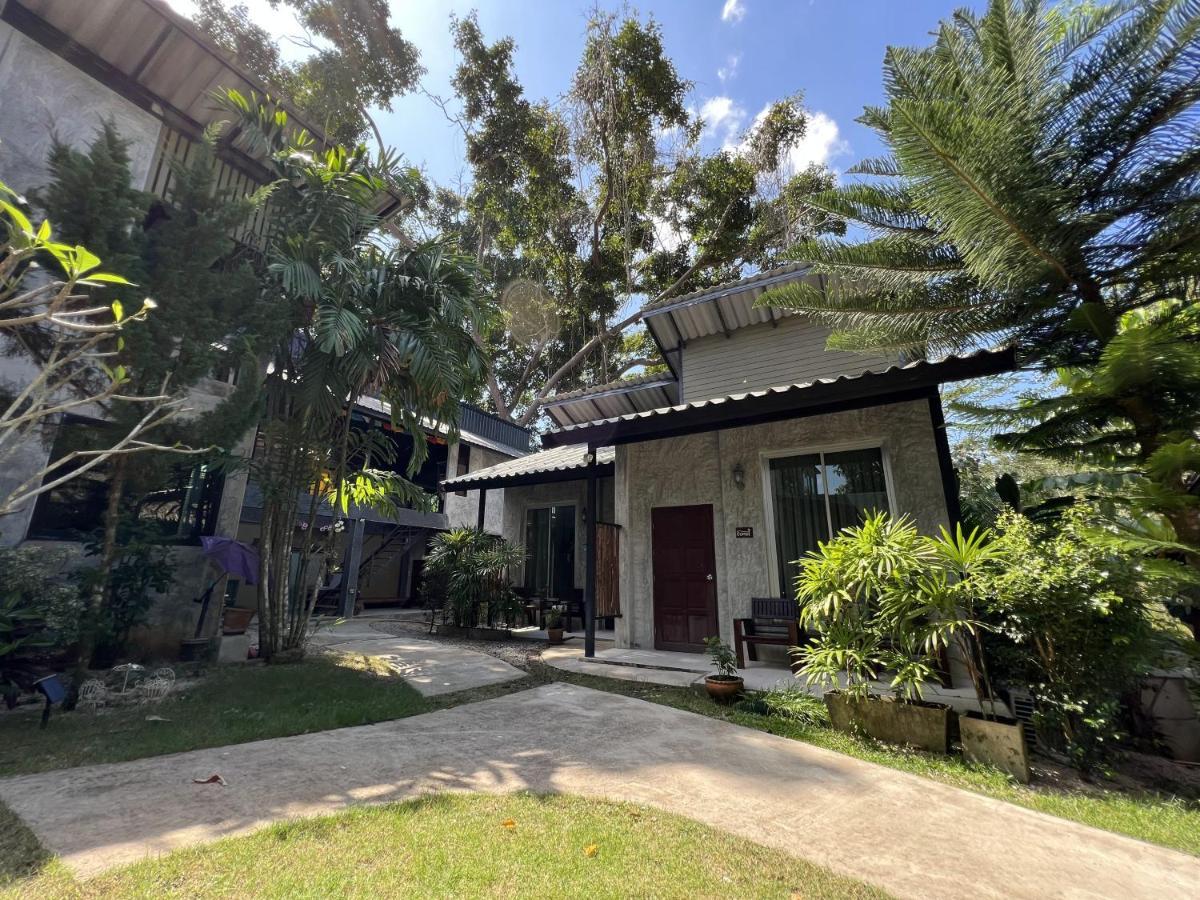 Ao Nang アオナン サード プレイス Bed & Breakfast エクステリア 写真
