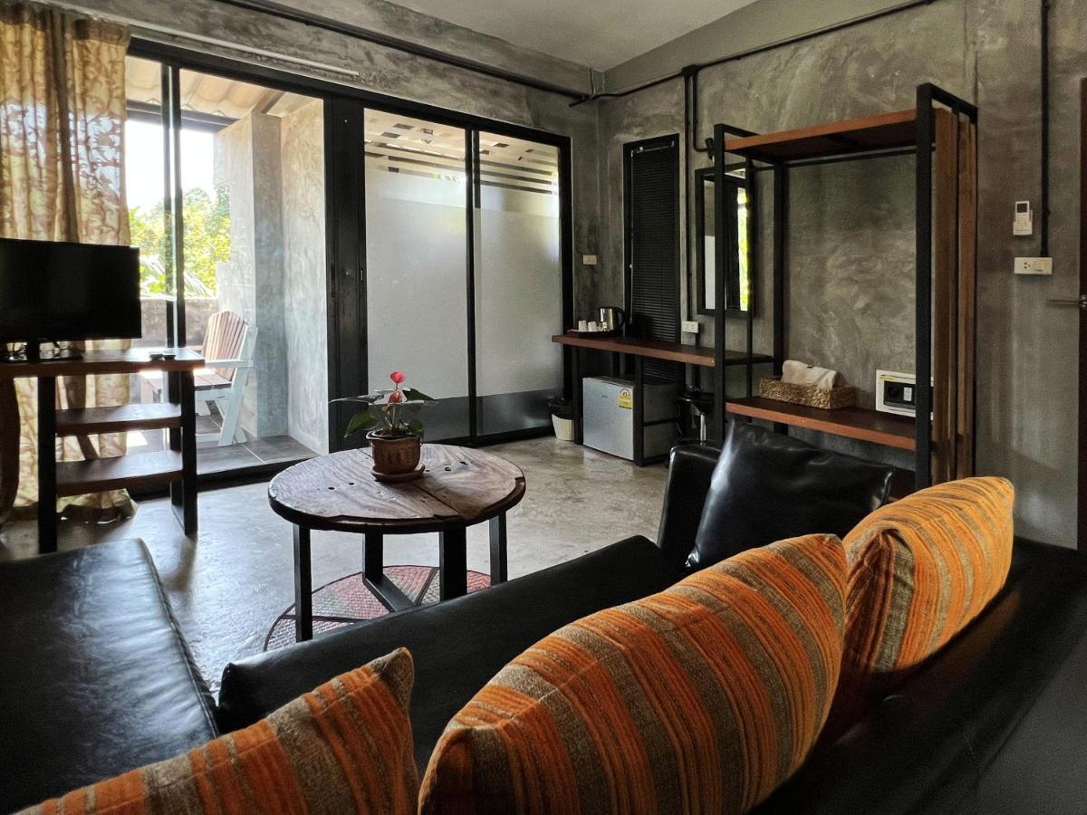 Ao Nang アオナン サード プレイス Bed & Breakfast エクステリア 写真