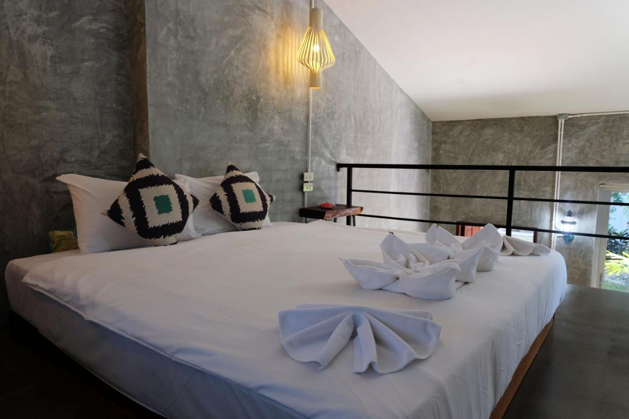 Ao Nang アオナン サード プレイス Bed & Breakfast エクステリア 写真