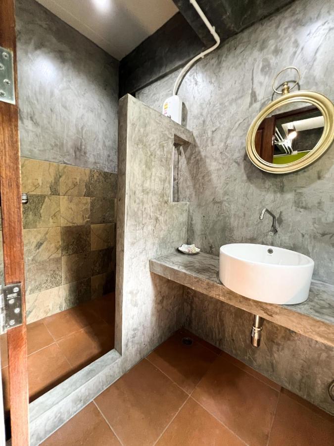 Ao Nang アオナン サード プレイス Bed & Breakfast エクステリア 写真