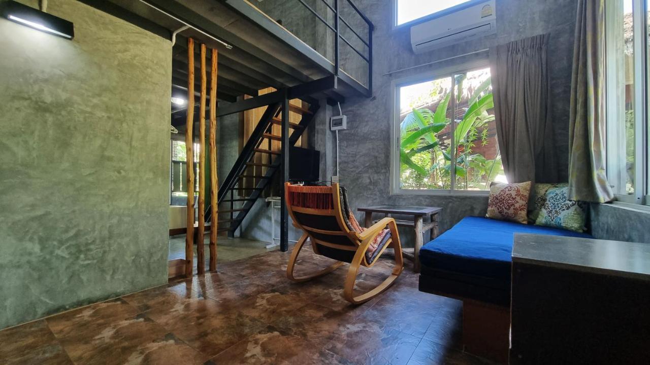 Ao Nang アオナン サード プレイス Bed & Breakfast エクステリア 写真