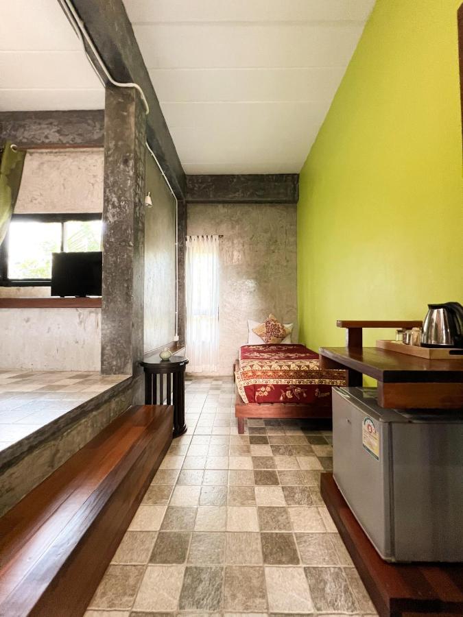 Ao Nang アオナン サード プレイス Bed & Breakfast エクステリア 写真