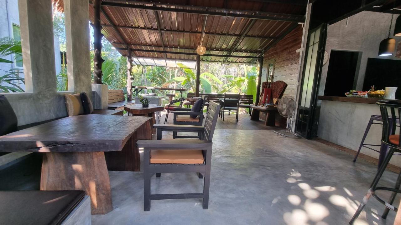 Ao Nang アオナン サード プレイス Bed & Breakfast エクステリア 写真