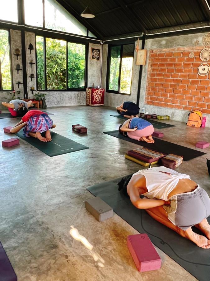 Ao Nang アオナン サード プレイス Bed & Breakfast エクステリア 写真